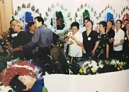 赵丽蓉葬礼阵容插图