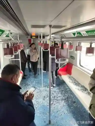 地铁坏蛋百度攻略,地铁又坏了插图1 地铁坏蛋百度攻略,地铁又坏了插图1